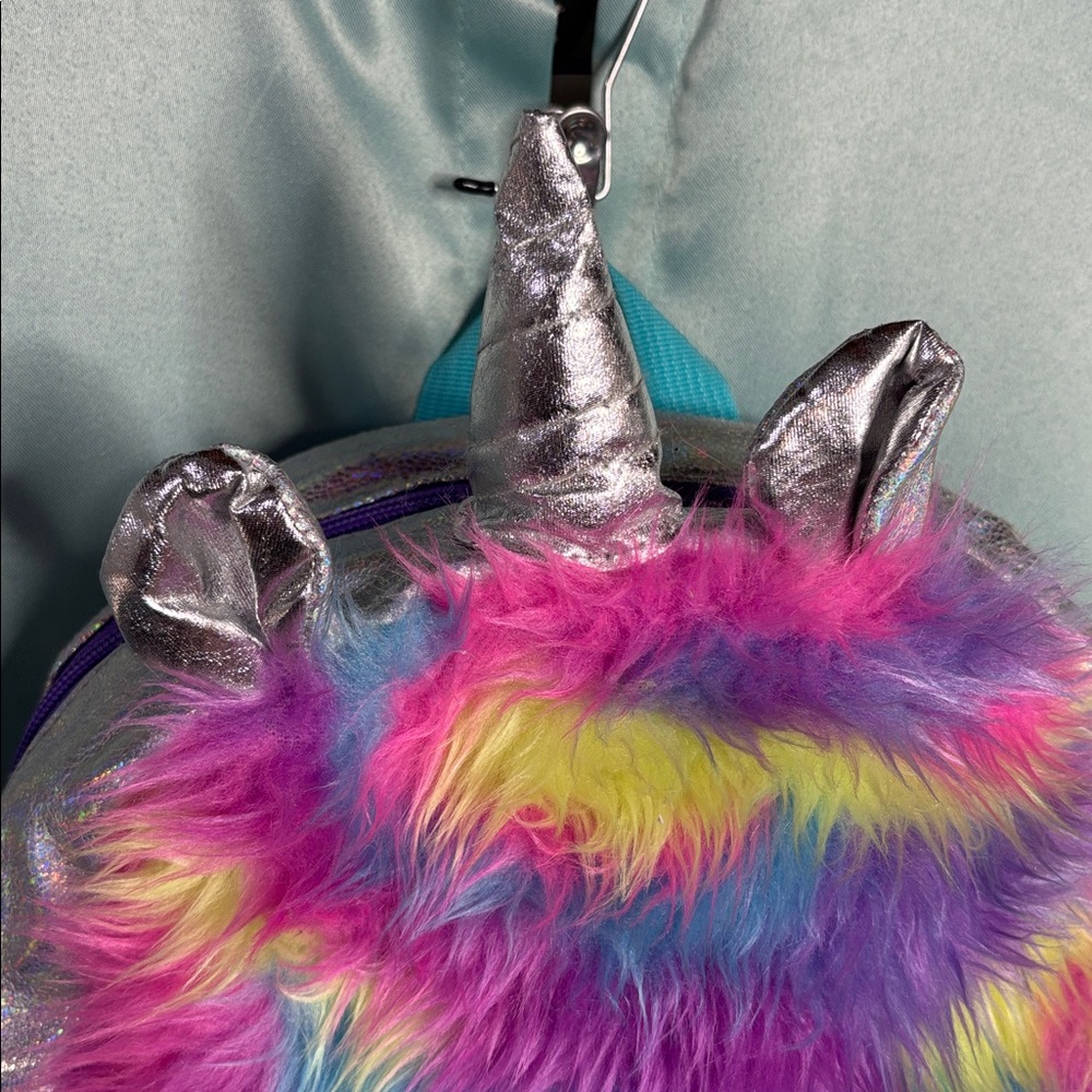 NWT Fuzzy Unicorn Rainbow Backpack Girl’s Back to School Fun - Picture 3 of 8